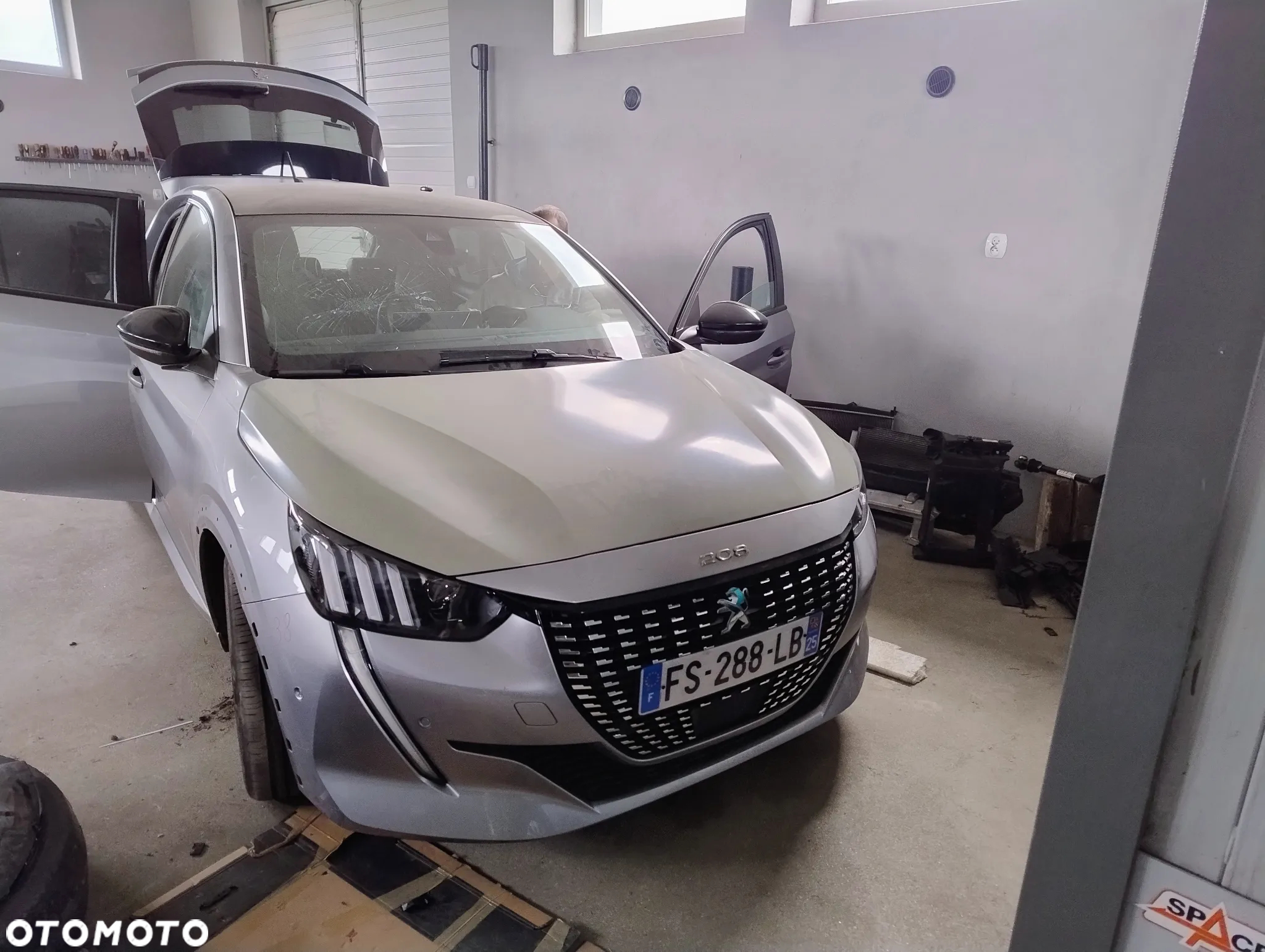 Peugeot 208 1.5 BlueHDi GT Line S&S - 30