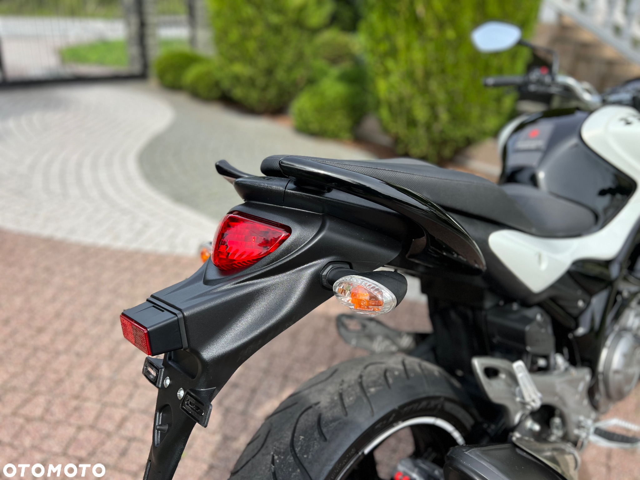 Suzuki Gladius - 11