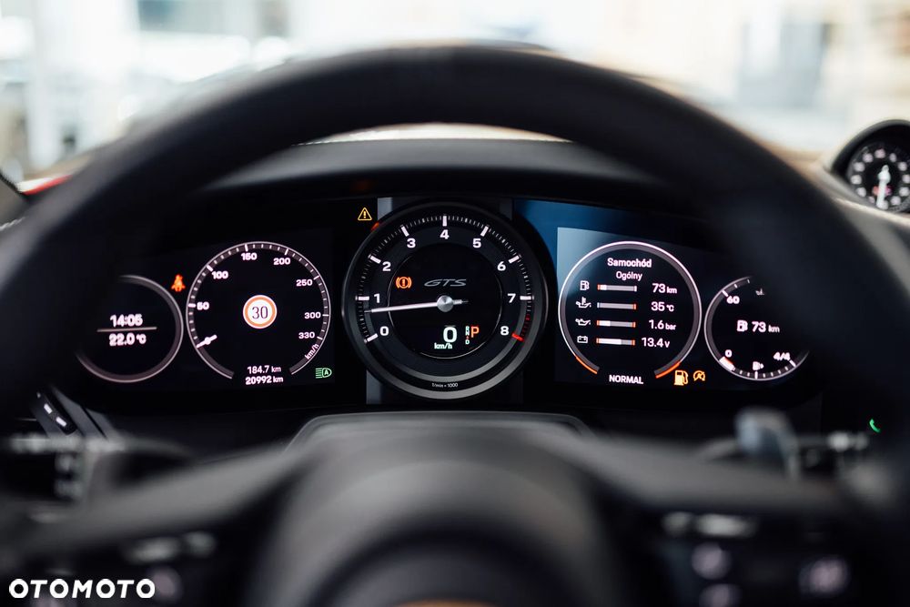 Porsche 911 Carrera 4 GTS - 39