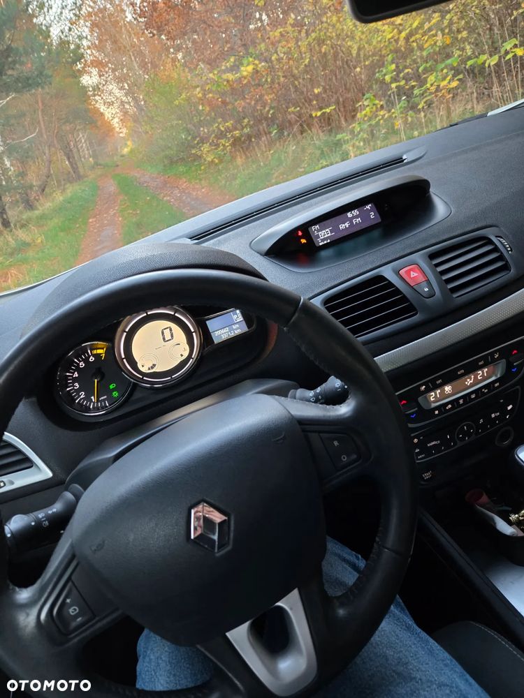 Renault Megane 2.0 16V Exception CVT - 11