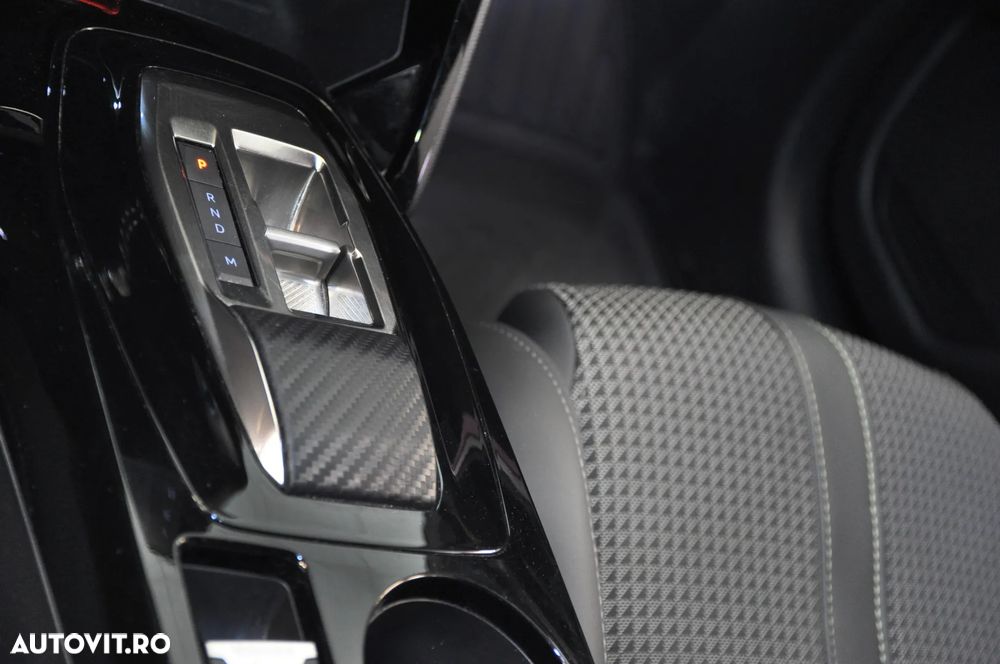 Peugeot 208 1.2 L PureTech STT EAT8 GT Pack - 23