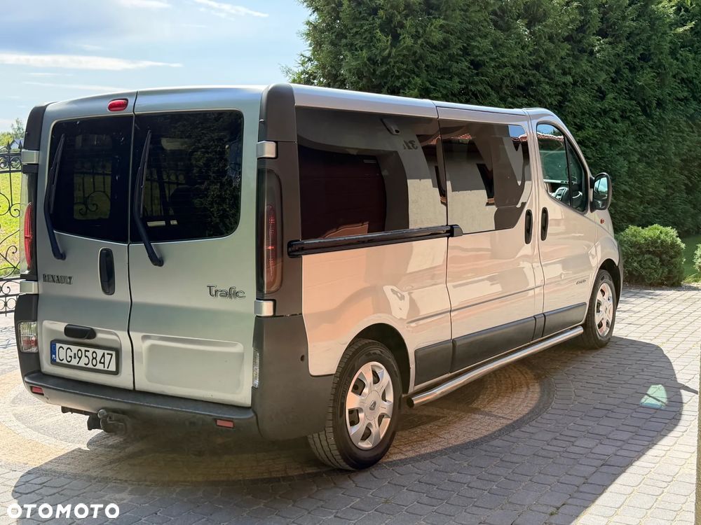 Renault Trafic Passenger - 21