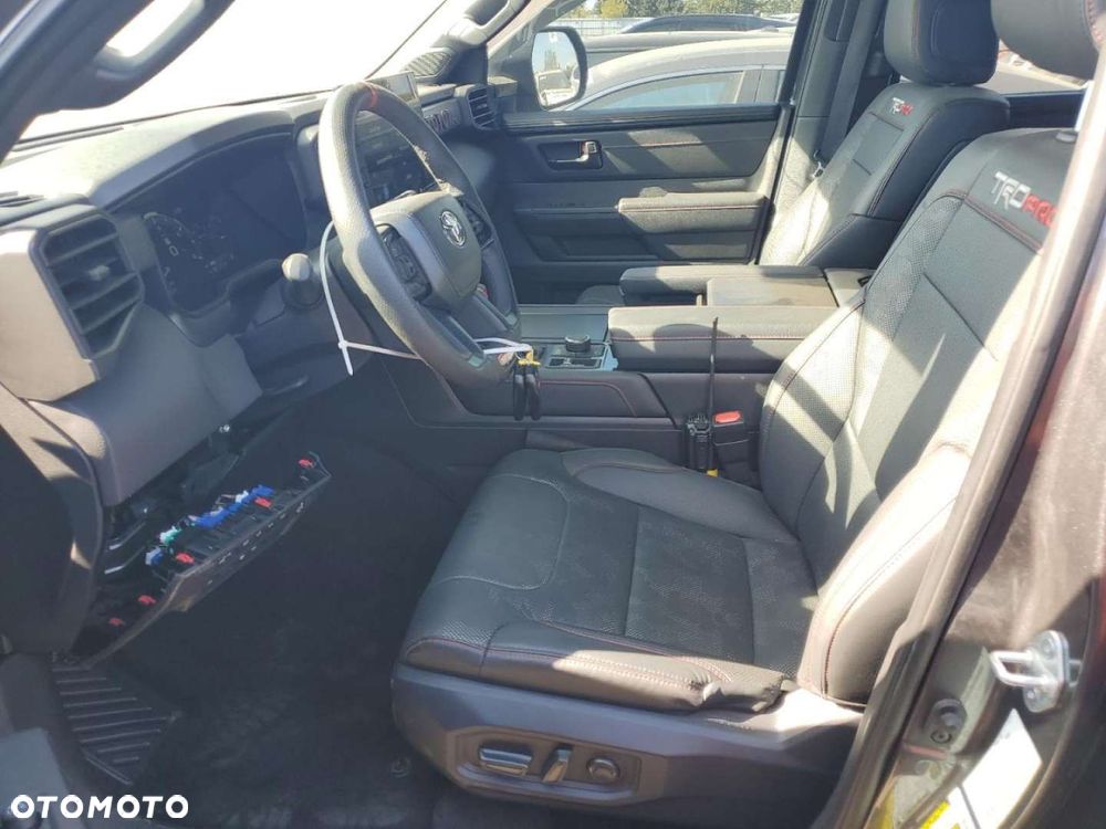 Toyota Sequoia - 2