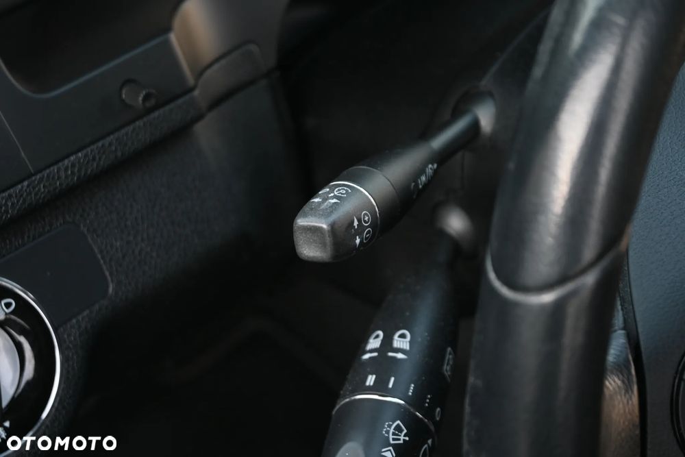 Mercedes-Benz Klasa C 350 CDI DPF 7G-TRONIC BlueEFFICIENCY Avantgarde - 26