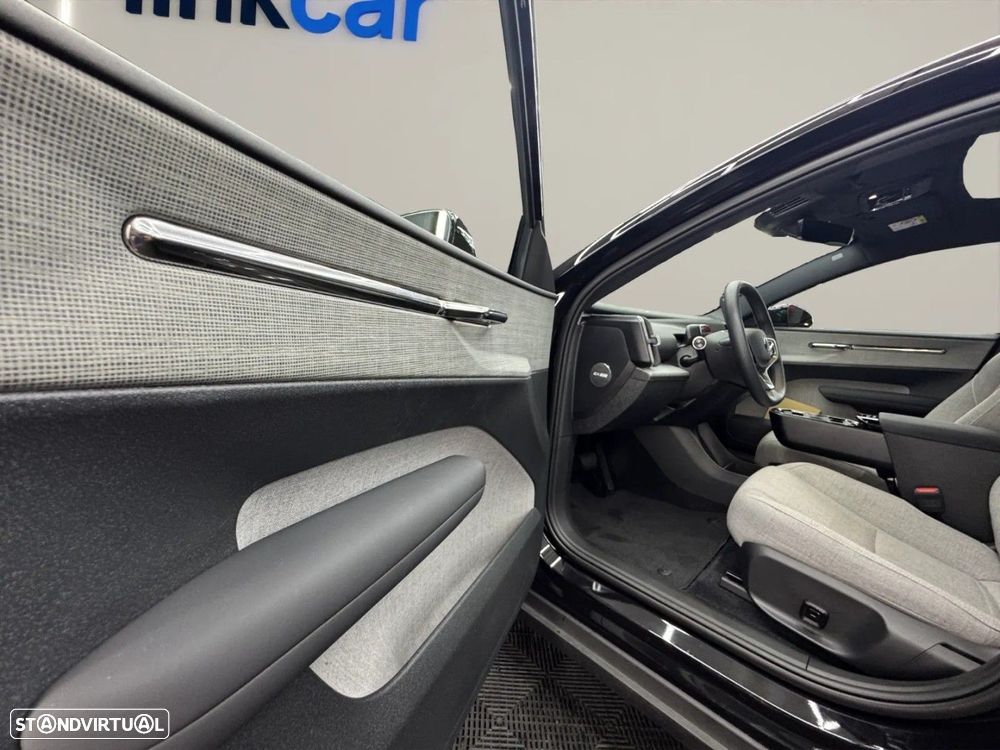 Volvo EX30 Twin Motor Performance AWD Ultra - 22