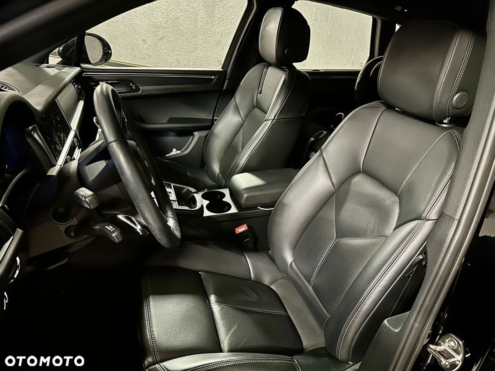 Porsche Macan - 25
