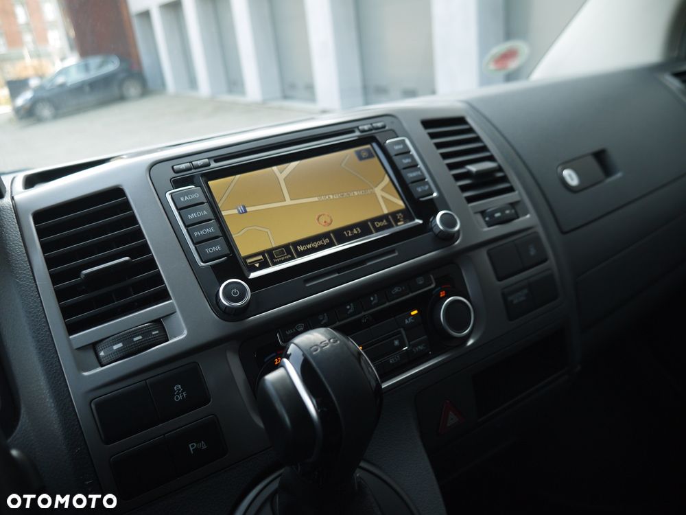 Volkswagen Caravelle - 24