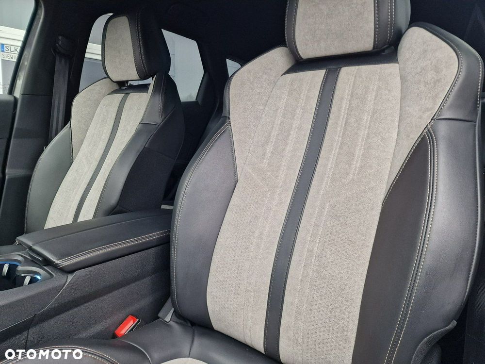 Peugeot 3008 1.6 PureTech HYbrid GT Line S&S EAT8 - 16