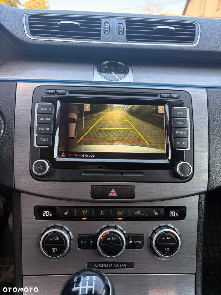 Volkswagen Passat 2.0 TDI Comfortline - 13