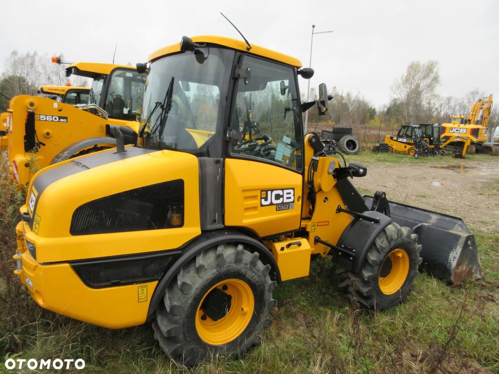JCB 406 - 3