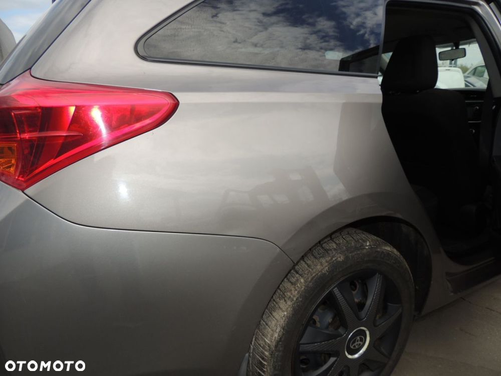 Ćwiartka nadwozia prawy tył Toyota Auris II kombi E18 - 1