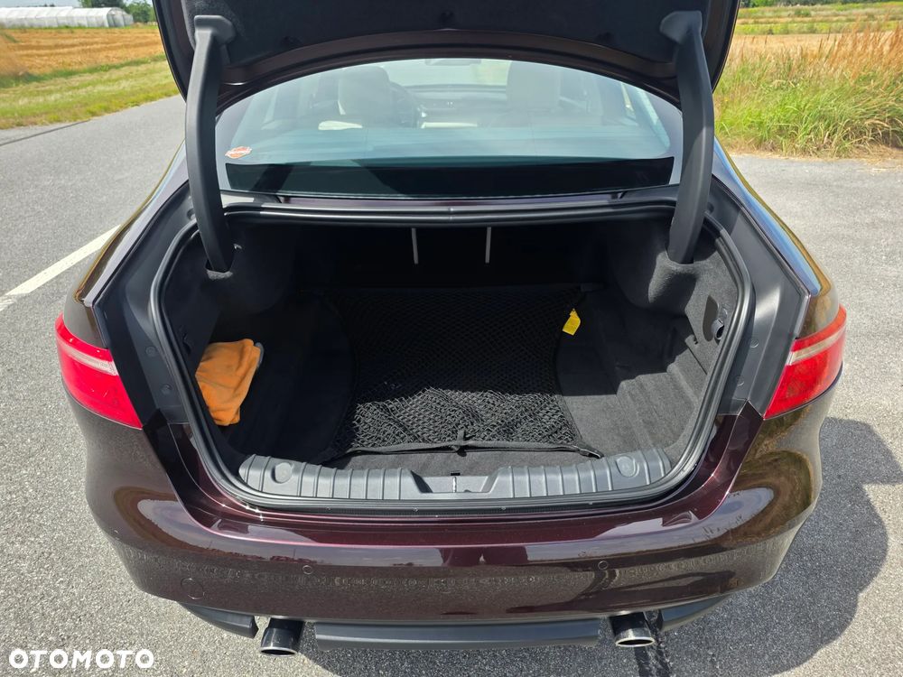Jaguar XF 2.0 T Prestige - 12