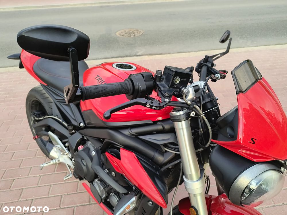 Triumph Street Triple - 7