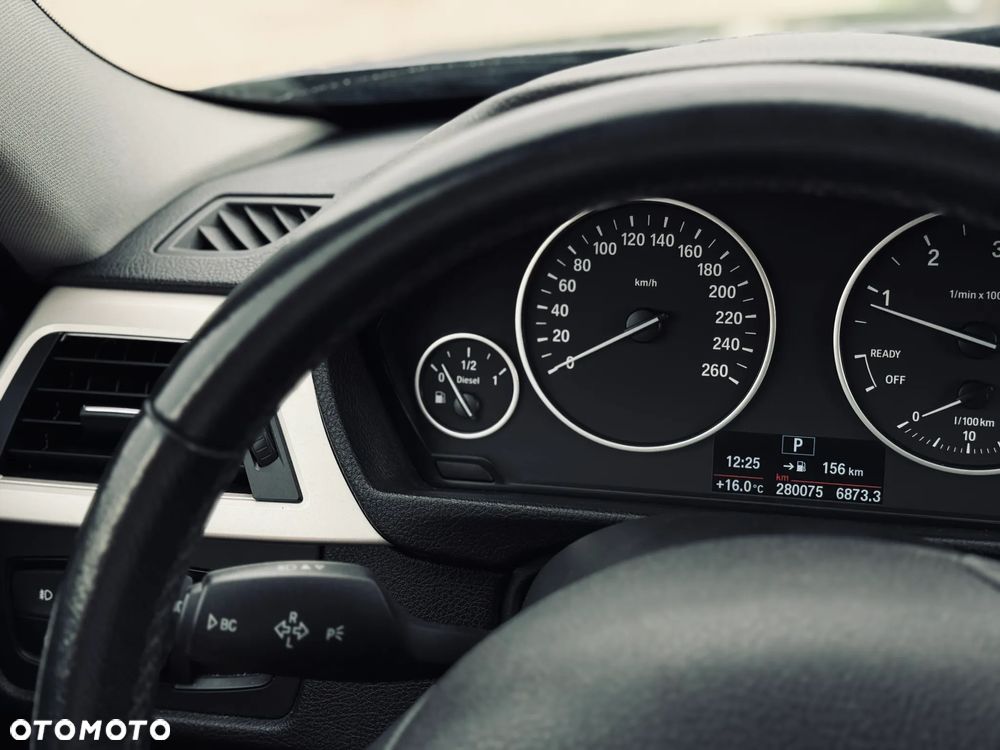 BMW Seria 3 318d - 30