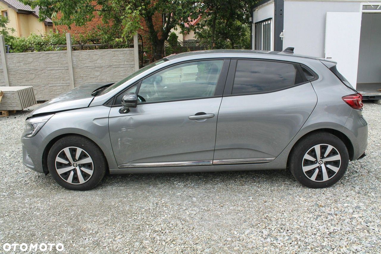 Renault Clio - 8