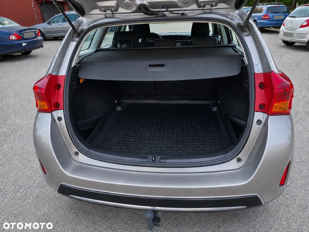 Toyota Auris 1.6 Premium - 8