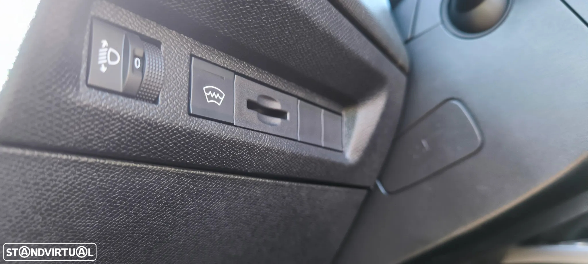 Peugeot 408 1.2 PureTech Allure Pack EAT8 - 46