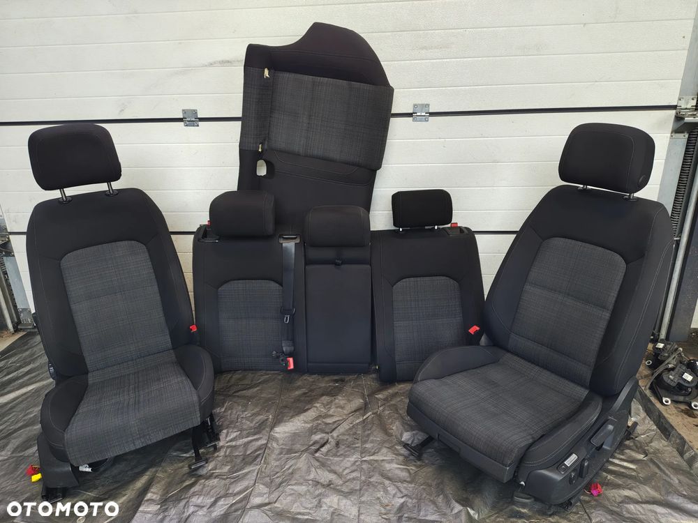 VW Passat B8 LIFT  fotele kanapa masaż super stan Mały Przebieg - 1