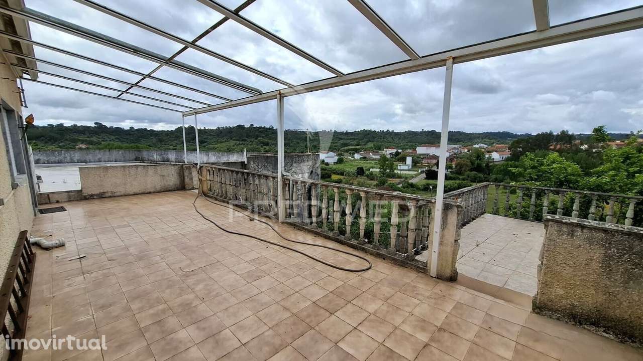 Terreno Rústico Urbanizável com Moradia T3, Arneiro das Milhariças. - Grande imagem: 2/17