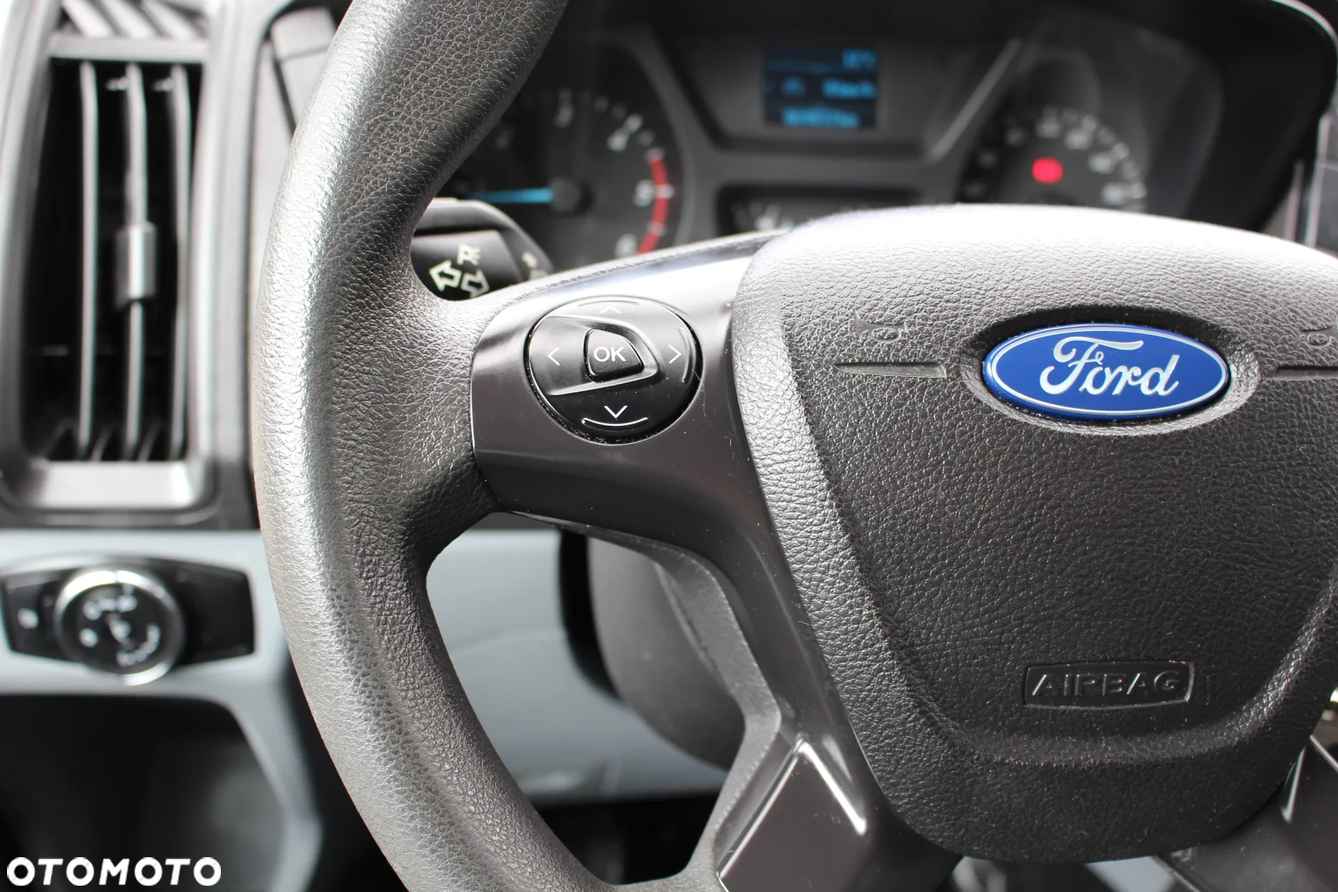 Ford TRANSIT / CHŁODNIA / IZOTERMA / POLSKI SALON / NISKI PRZEBIEG / JAK NOWY/ - 29