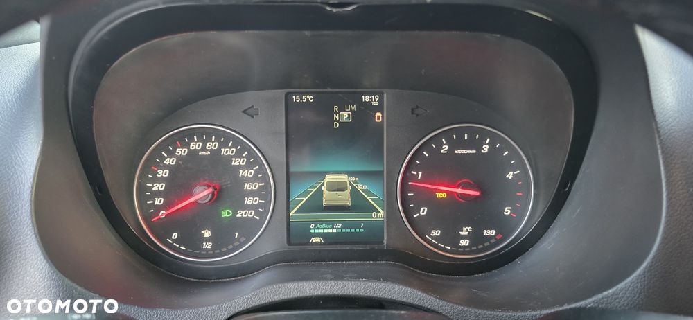 Mercedes-Benz Sprinter - 11