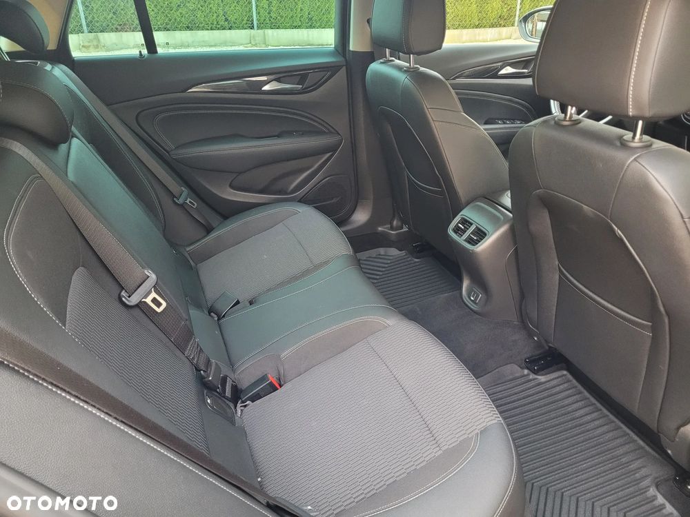 Opel Insignia - 19