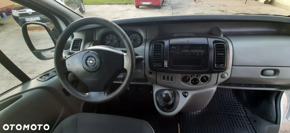 Opel Vivaro - 32