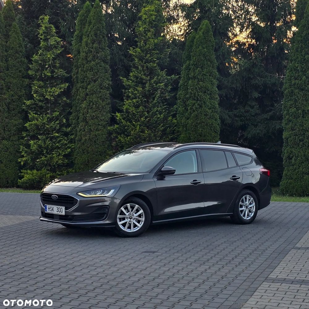Ford Focus SW 1.0 EcoBoost Hybrid TITANIUM X - 4