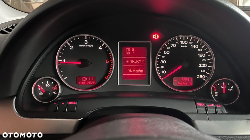 Audi A4 Avant 2.0 TDI DPF - 10