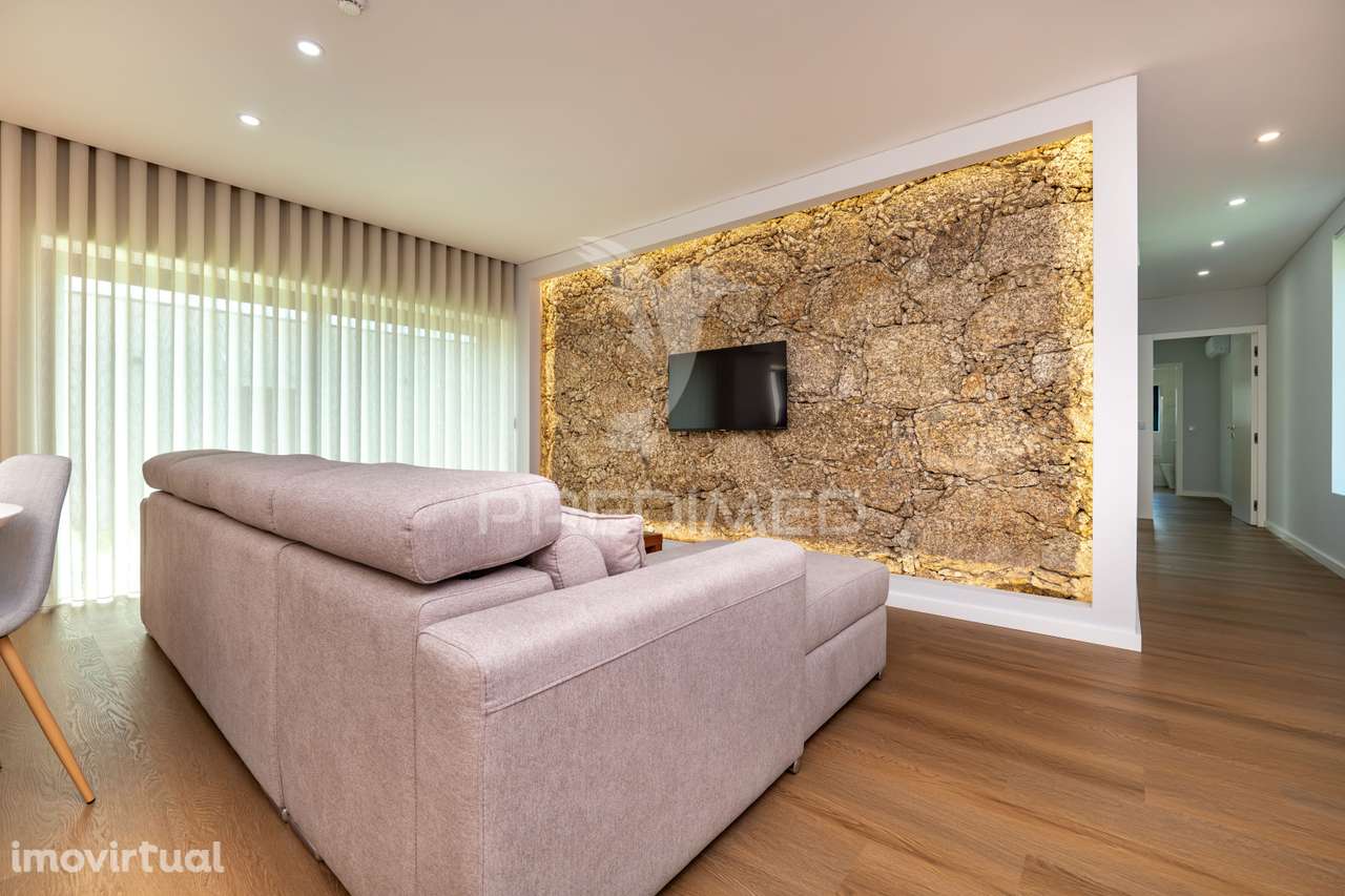 MORADIA TÉRREA T3 - NOVA - (ARRENDAMENTO) - Grande imagem: 2/34