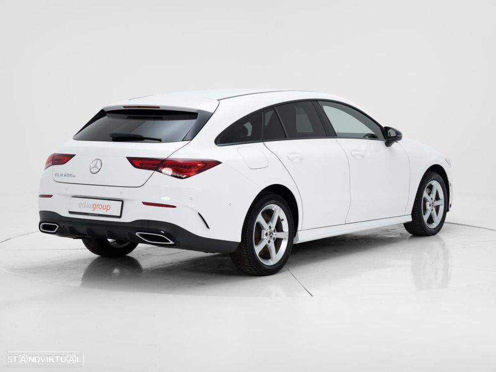Mercedes-Benz CLA 250 e Shooting Brake AMG Line - 3