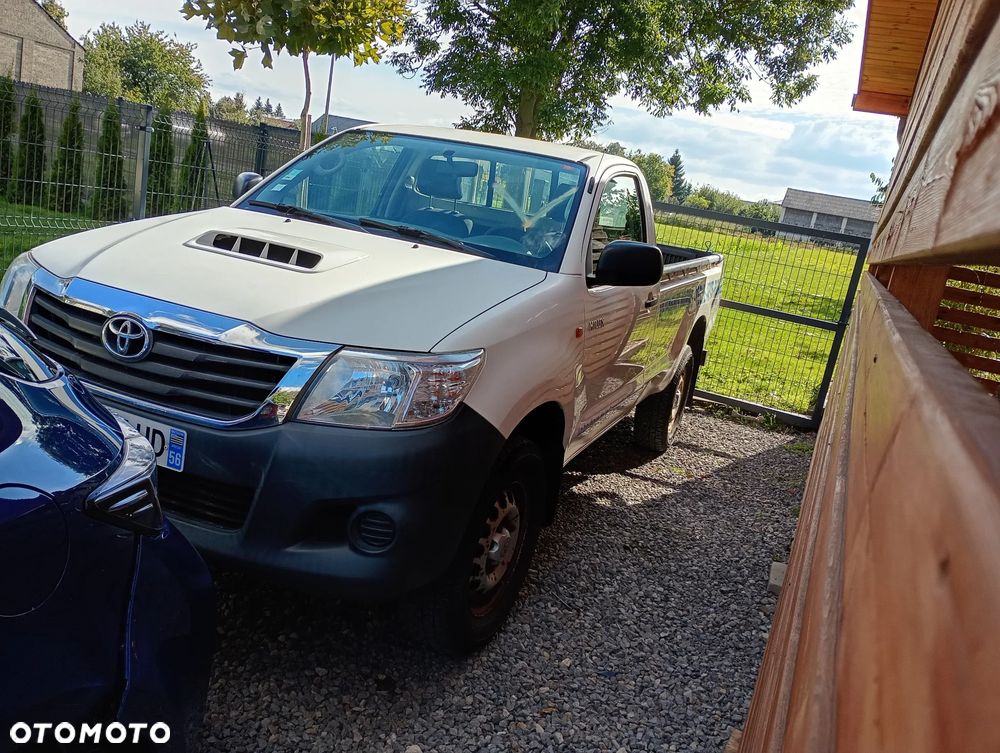 Toyota Hilux - 1