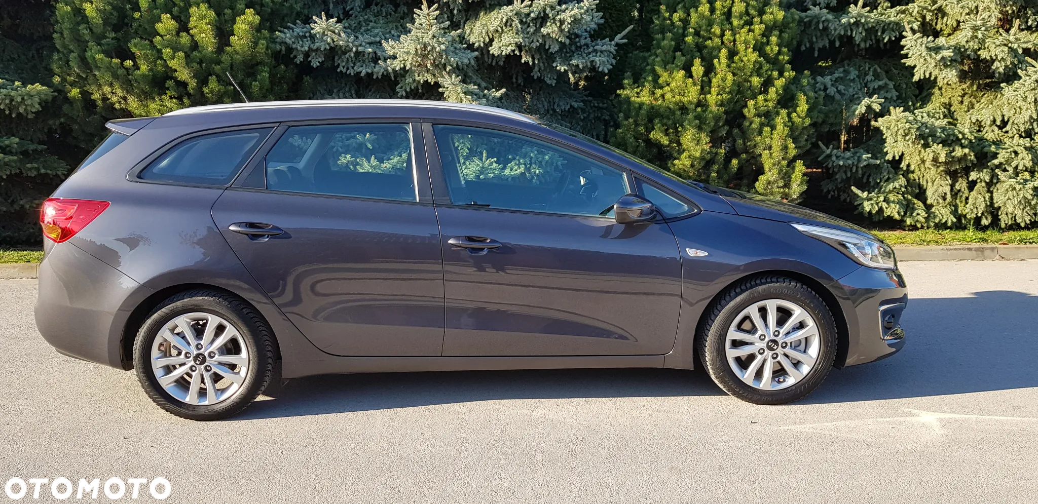 Kia Ceed 1.6 GDI Dream-Team Edition - 14