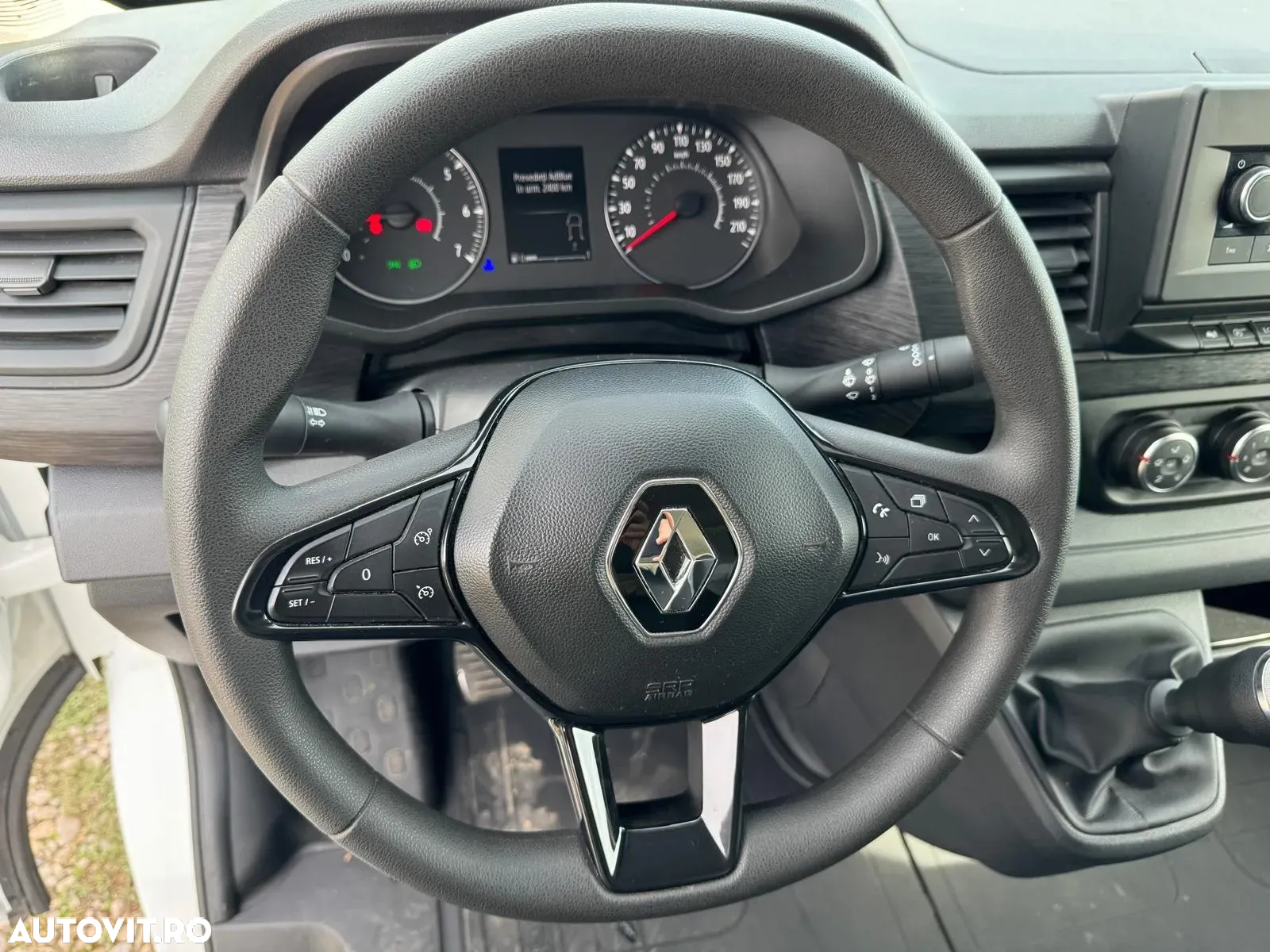 Renault Trafic - 13