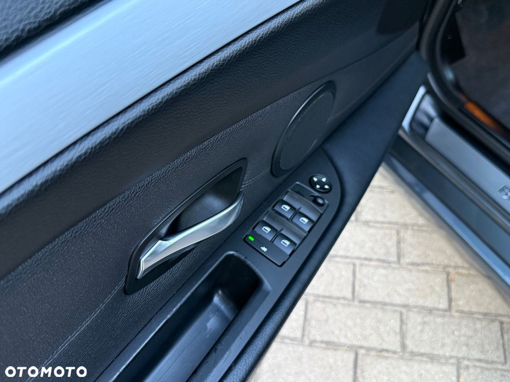 BMW Seria 5 523i Edition Exclusive - 13