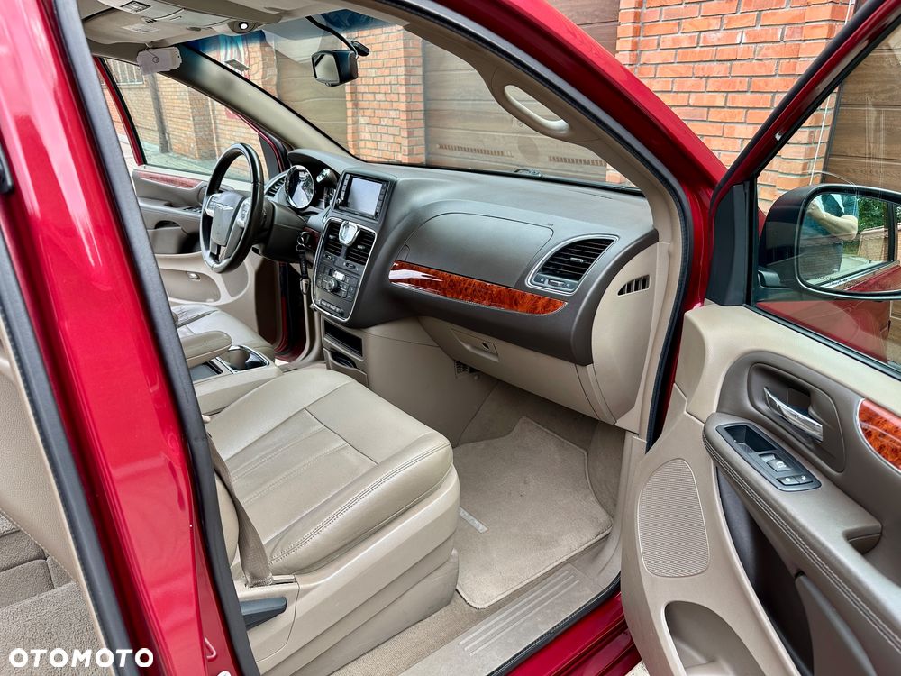 Chrysler Town & Country 3.6 Touring - 16