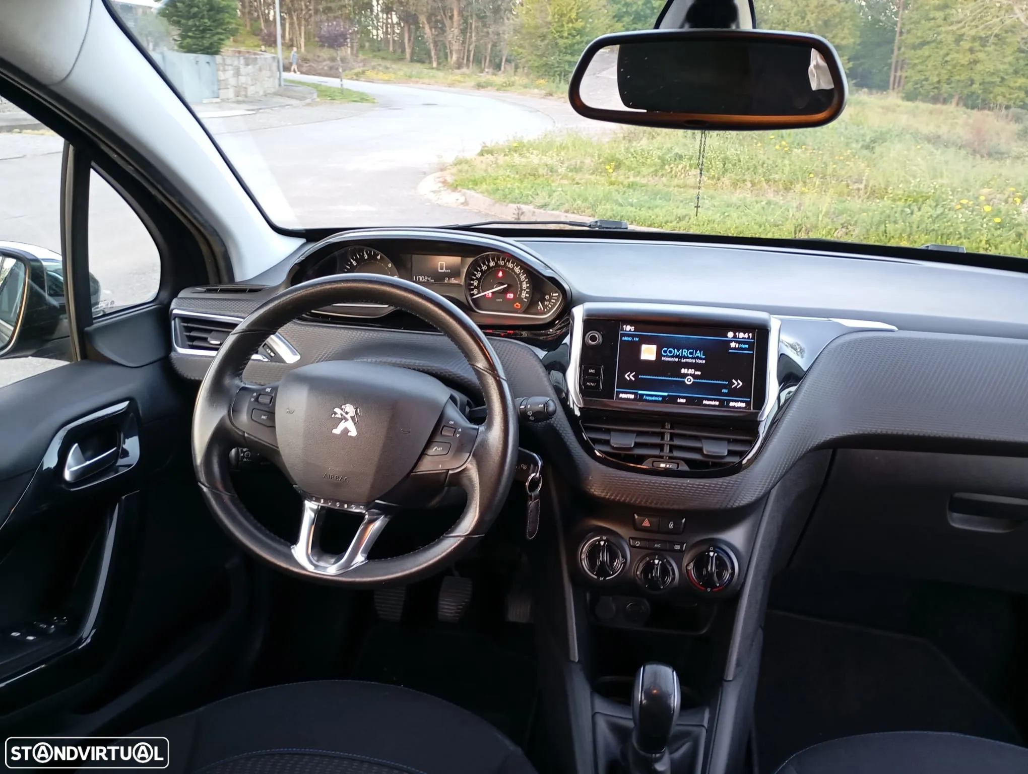 Peugeot 208 1.2 PureTech Style - 3