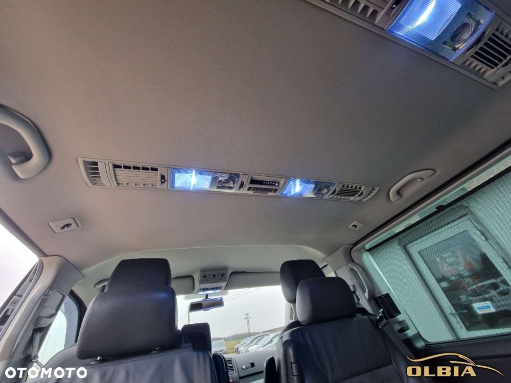 Volkswagen Multivan - 31