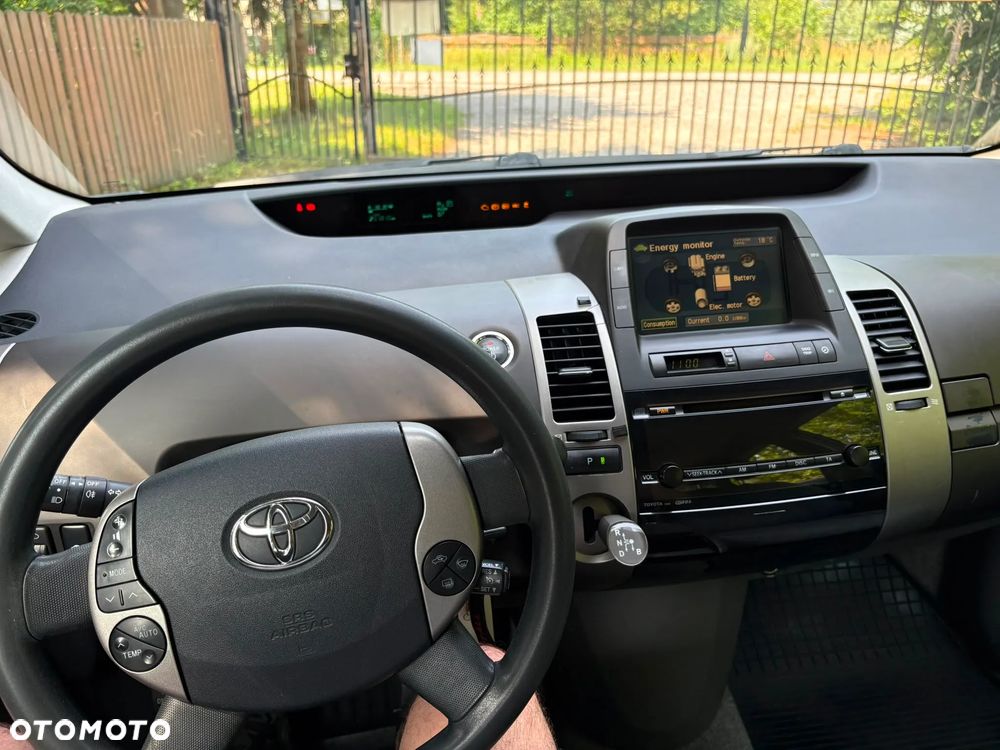 Toyota Prius - 3