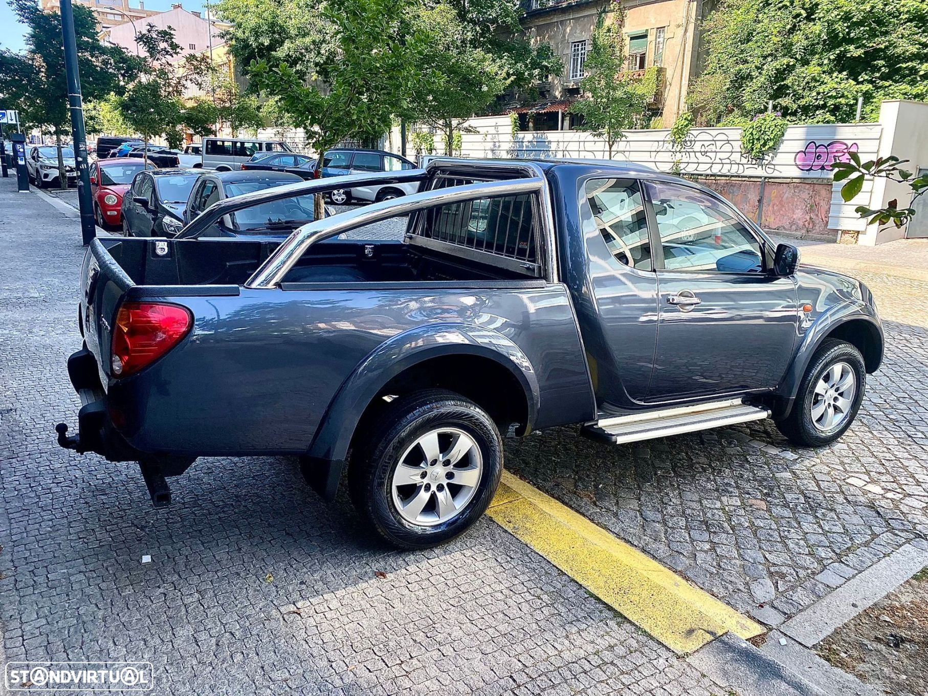 Mitsubishi L200 Pick Up 4x4 Intense Club Cab - 6
