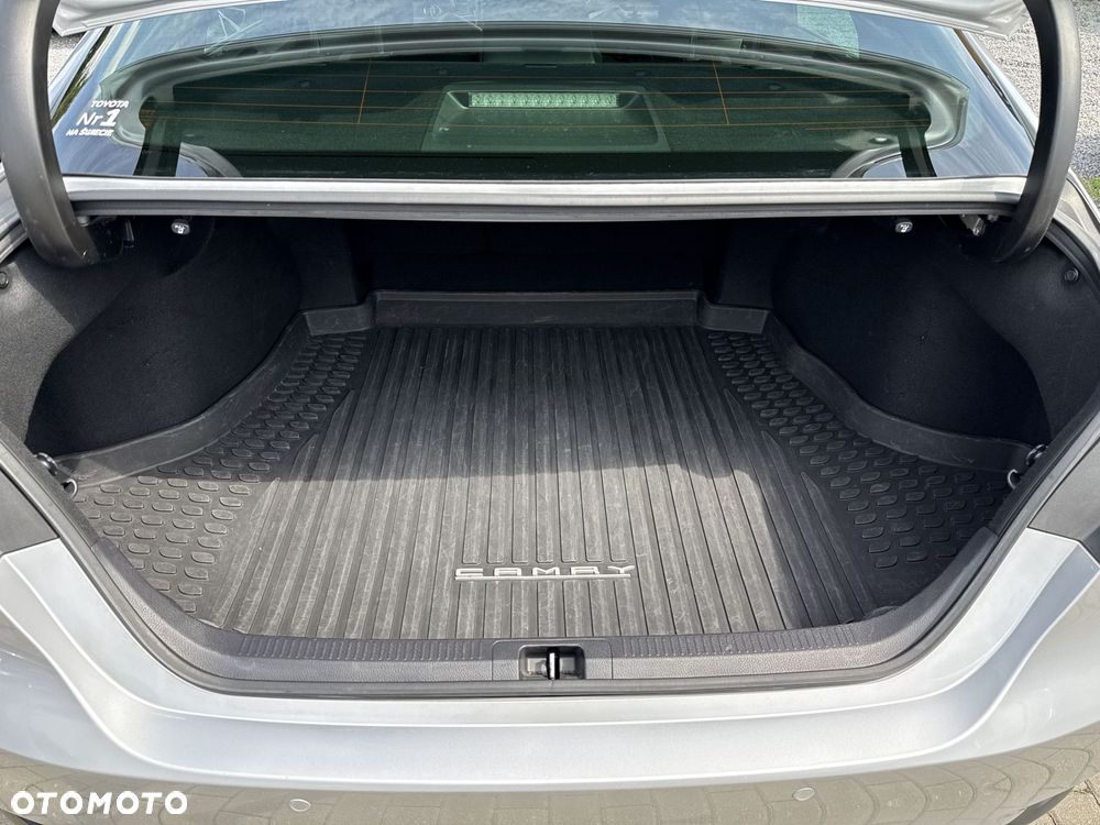 Toyota Camry 2.5 Hybrid Executive CVT - 29