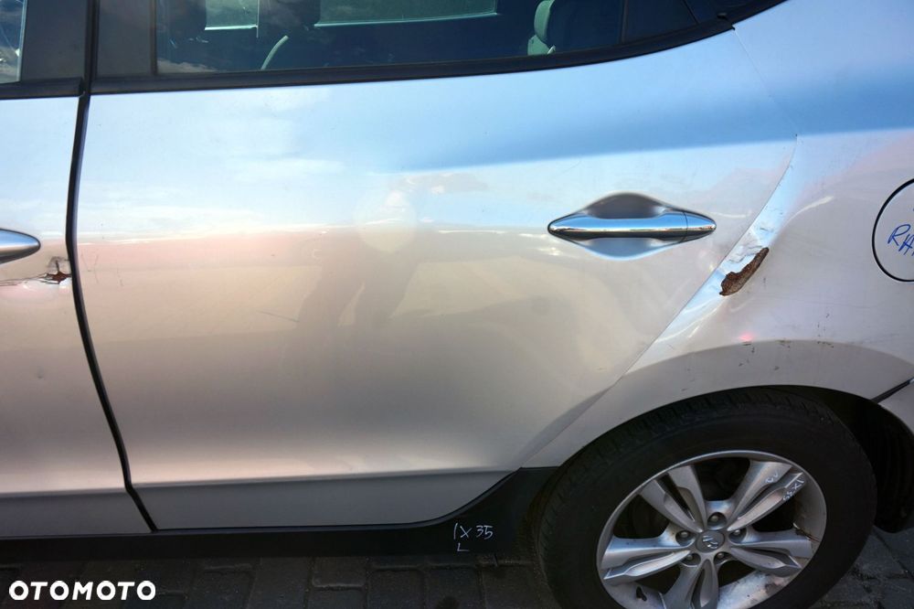 DRZWI TYLNE LEWE IX35 I  RAH  SREBRNY HYUNDAI 2009-2015 - 3