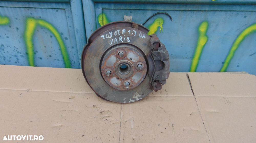 Fuzeta dreapta fata Toyota Yaris 1.3 benzina an 2007 - 1