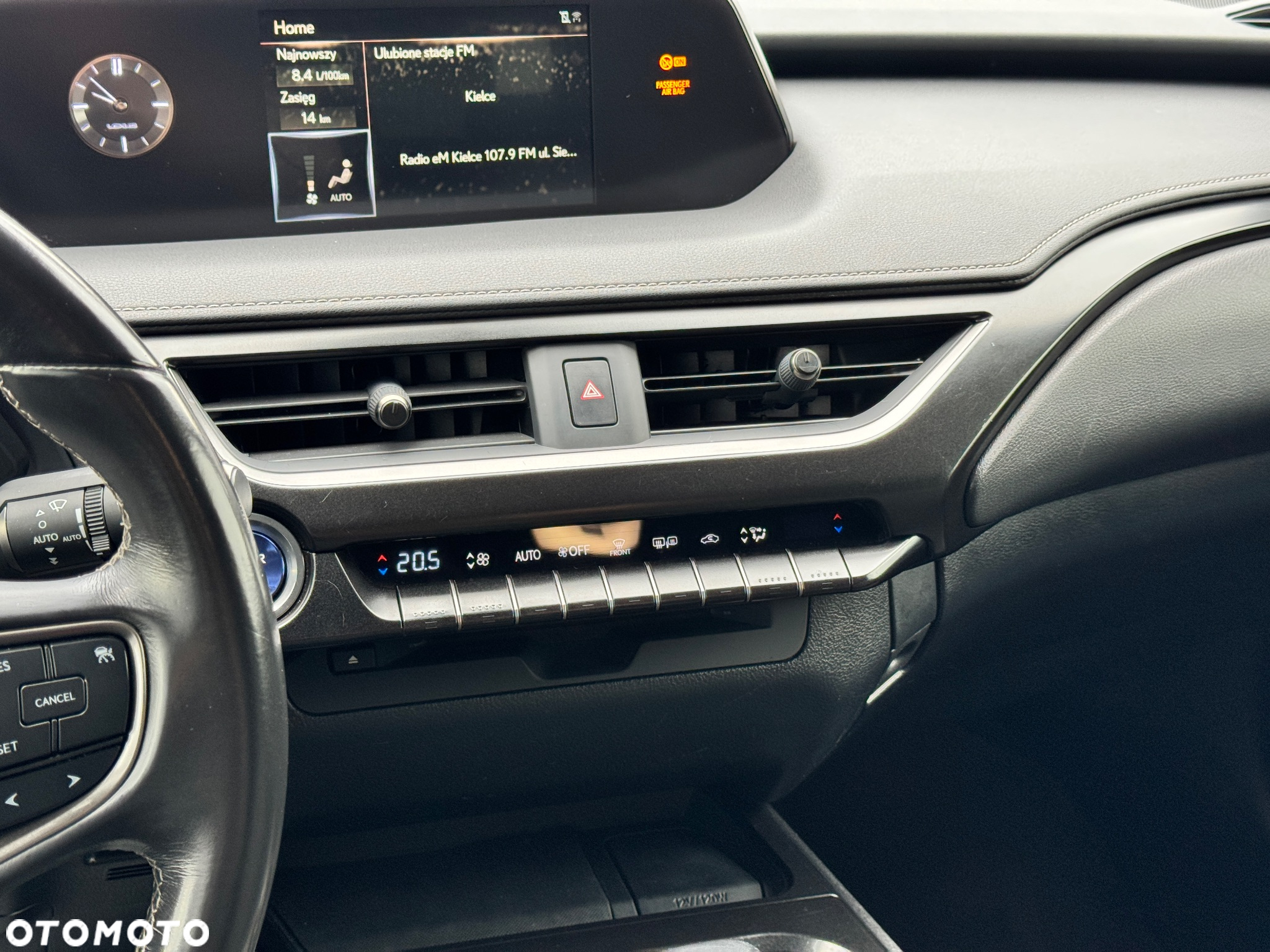 Lexus UX - 9