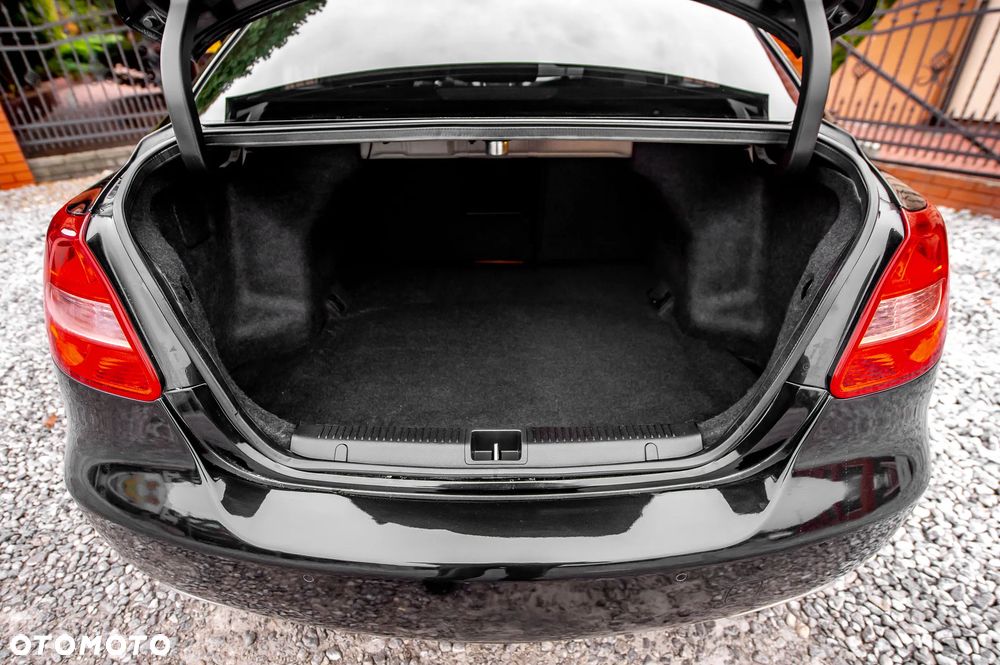 Suzuki Kizashi 2.4 Sport 4WD CVT - 14