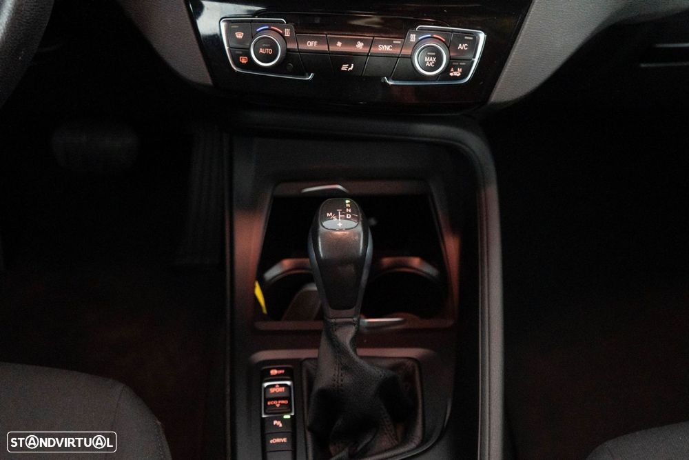 BMW X1 25 e xDrive Corporate Edition - 24