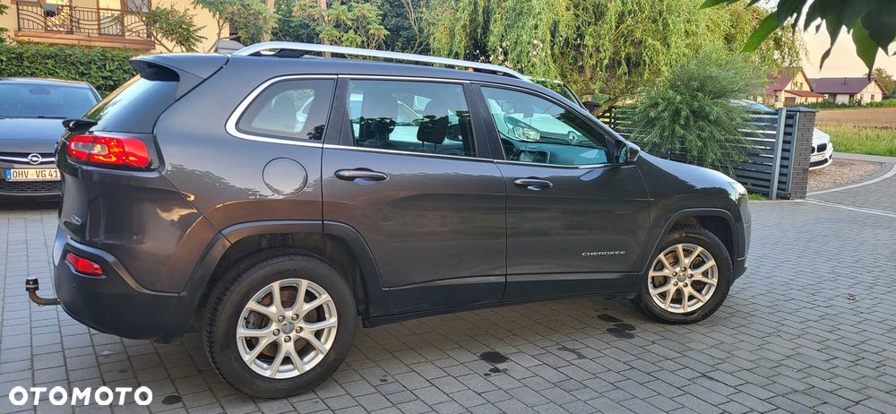 Jeep Cherokee - 4
