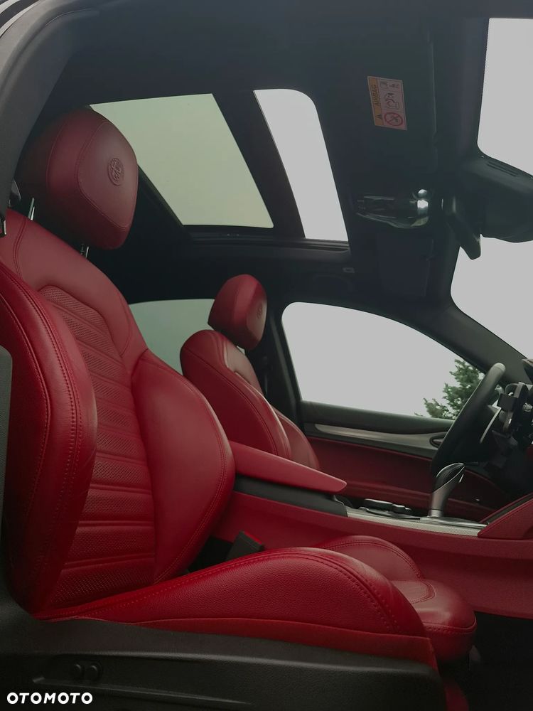 Alfa Romeo Stelvio - 14