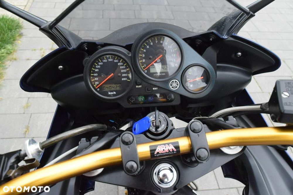 Yamaha FZS - 11