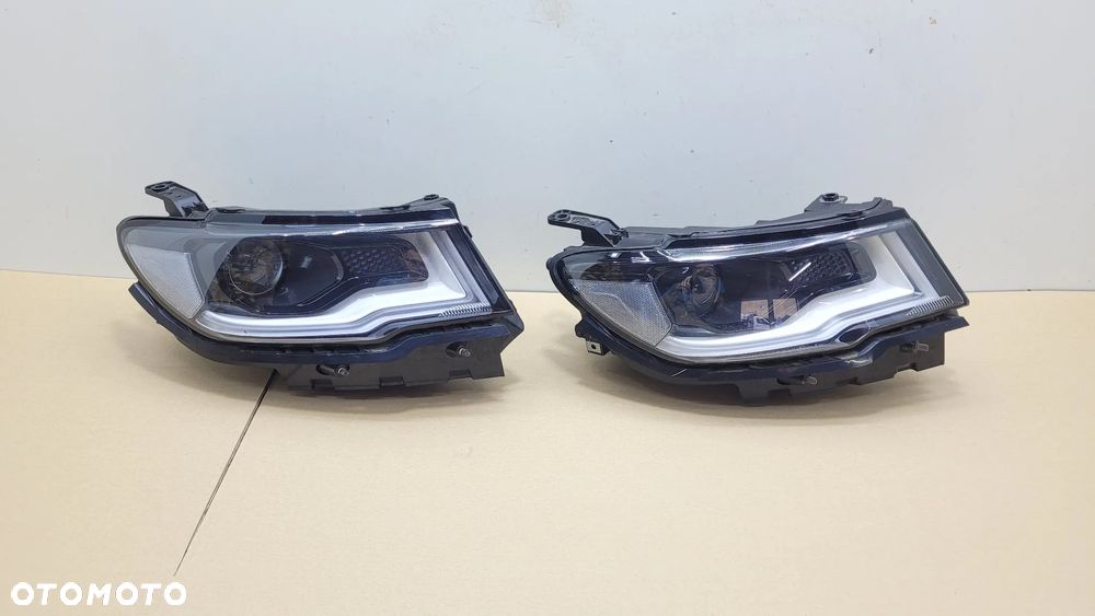 JEEP COMPASS II 2 17- LAMPA REFLEKTOR PRAWA PRZÓD BI XENON EU P55112716AG D5S 12V 25W DC - 1